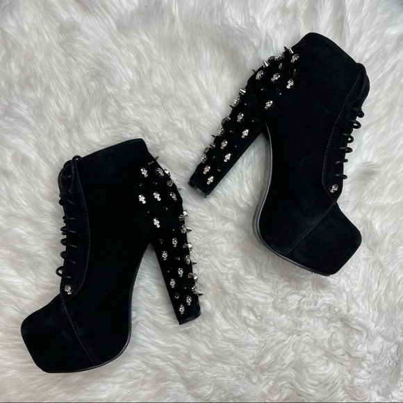 ❌ SOLD Glaze | Studded Ankle Platform Heel Booties - Picture 3 of 7
